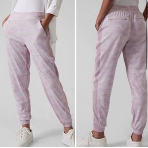 Athleta Brooklyn Lined Camo Womens Joggers Purple Size 2